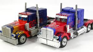 This peterbilt looks exactly like optimus prime because it was actually used in the transformer movie. Transformers Tribute 10th Anniversary Exclusive Leader Optimus Prime Truck Car Robot Toys Youtube