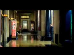 Quello che non sa, ma che ben presto scoprirà, è che nel museo di notte animali e statue si animano creando un grande caos. Una Notte Al Museo Youtube