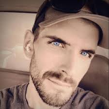 24歳、子供はいない、まだ独身。 自分にふさわしいのか疑問に思っている