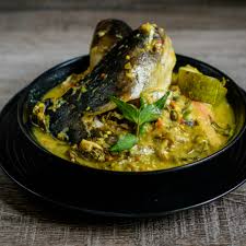 Cara membuat gulai kepala ikan khas padang di rumah. Lezatnya Gulai Ikan Patin Berlumur Rempah Sahabat Ufs