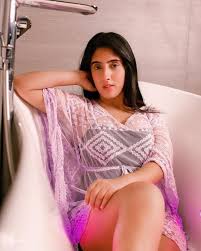 Sameeksha Sud Sexy Tits and Ass Photo Collection - Fappenist