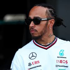 Hamilton blijft positief: 'Er zit echt performance in de Mercedes'