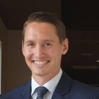 100+ perfiles de «Pett»