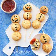 Now it's time for the christmas party appetizers, aka the real reason everyone loves the holidays so much. Cheesy Snowman Snacks Fun Christmas Appetizers