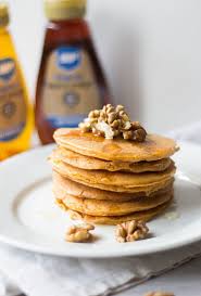 Pancake A La Patate Douce Pour Tous Version Sucree Et Version Salee Myprotein Recette Pancakes Patate Douce Recette Patate Douce