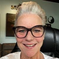 Jennifer Gebhardt's Instagram, Twitter & Facebook