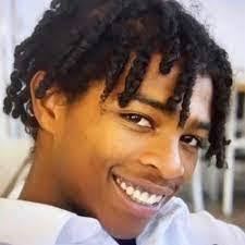 Alana Veach's Instagram, Twitter & Facebook