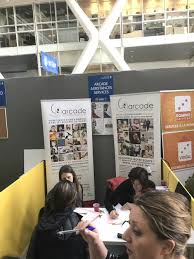 Vous trouverez sur ce site un aperçu des différentes catégories de travail à domicile, accessibles gratuitement et rémunérées ! Arcade Presente Au 2eme Forum De L Emploi En Provence Arcade