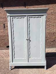 pin op biedermeier kast