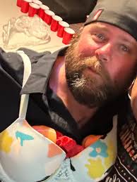 Looking for someone to do headshot photos 📷