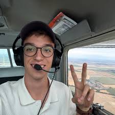 1 day until I'm finally a flight instructor 😎🙋🏼‍♂️