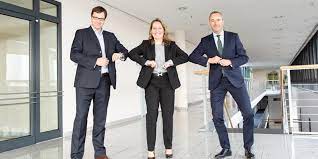 Zukunft gestalten und perspektiven bieten. Deutsche Bank Und Talanx Schliessen Langlaufende Partnerschaft Zum Vertrieb Von Versicherungsprodukten Talanx