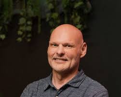 Andrew Holmquist's Instagram, Twitter & Facebook