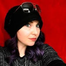 Melinda Davison's Instagram, Twitter & Facebook