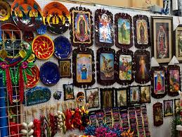 Shoppers can dine at flaming wok, la carreta de lily, mercado de los cielos, cinnabon, dairy queen and other restaurants. A Bordertown Square In The Heart Of Phoenix Visualizing Immigrant Phoenix