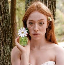 This Mother's Day, give mom the gift of nostalgia with a scent that  inspires her to reconnect with her younger, free-spirited self. DAISY WILD  MARC JACOBS. #MJDaisy #DaisyWild #MothersDay