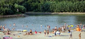 It has a template, but there is not enough information present. Csongrad Megye Jol Fejlodo Terseg Pannonia Kincsei