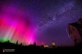 When Photographer Mike Taylor Captured This Image He Saw Dancing Lights In The Sky That Waved A Bit Like Curtains Night Skies Aurora Boreal Sky Images