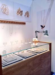 If you can provide the design of the jewellery display, or samples, or photos, that will be of great. Pin On Business Munka