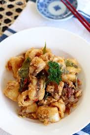 Salted Egg Yolk Crispy Squid Squid Recipes Asian Dishes Asian Cooking