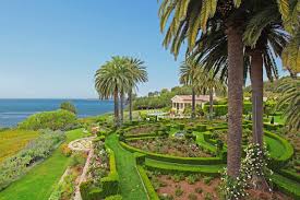 It has been on and off the market ever since. Beyonce And Jay Z S Onetime Malibu Home Sells For About 50 Million Mansion Global