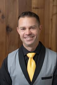 Aaron Dennington's Instagram, Twitter & Facebook