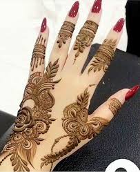 Once upon a time, it was used by only female people in india. 40 Plus Best Mehendi Design Inspiration For Karwa Chauth Glossnglitters