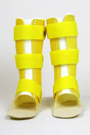 Hohe Unterschenkelorthesen Aus Leichtem Material Zur Einfachen Versorgung Eines Spitzfusses Wenn Die Patienten Gerade Anfangen Zu Laufen Und Noc Fusse Orthopadie