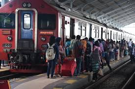 Kereta api argo bromo anggrek malam (eksekutif). Puncak Arus Nataru Via Kereta Api 31 Desember 2019