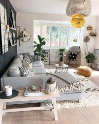 Oturma odası salona nazaran daha küçük olması nedeni ile daha küçük koltukların yer bulduğu yerdir. Yeni Sezon Kose Koltuk Takimlari Dekorturk Small Apartment Decorating Living Room Next Living Room Scandi Inspired Living Room