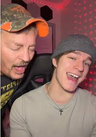 Blue hair, blue this? 💙