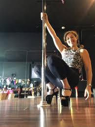 I went to my first pole dance class in november 2017 and being the socially anxious quivering wreck that i was back then, i spent a whole week scouring the what to wear: My First Ever Pole Dancing Class Sassy Healthy Fit