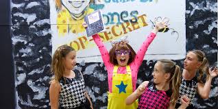 Jones is a children's book series, for ages 4 to 10 year olds, written by barbara park and illustrated by denise brunkus. Musical Based On Junie B Jones Series On Stage In Old Town