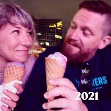 Alix Robinson (@everydayimbranding) • Instagram photos and videos