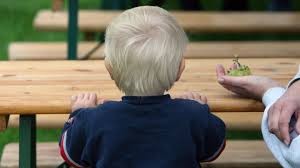 Cell phone #, address, pics & more. Studie Zu Kinderarmut Wenn Mama Nicht Arbeitet Ist Das Kind Arm Stern De