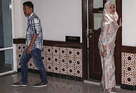 Hakim mahkamah rendah syariah mahkamah rendah syariah daerah sepang. Elly Mazlein Ketawa Azmi Hatta Minta Dikurangkan Nafkah Anak Gosip Tempatan Gosip Forum Cari Infonet