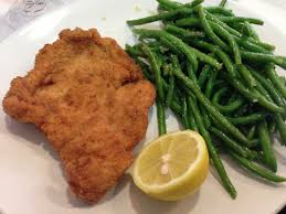 Escalope Milanaise Accompagnee De Haricots Verts Escalope Milanaise Restaurant Halal Milanaise