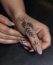 Small Tattoo Ideas For Men And Women Bein Kemen Small Hand Tattoos Hand And Finger Tattoos Pretty Hand Tattoos