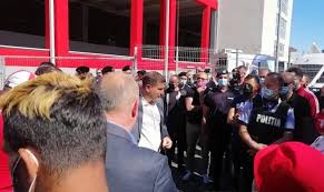 Fc uta arad is a company based out of romania. Laszlo Balint Erklarte Seine Taktik Vor Den Fans Nach Uta Arad