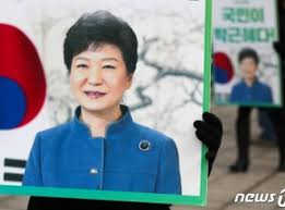 김태호 전 경남지사와 당 밖의 정운찬 전 총리도 틈새와 기회를 엿보고 있다. Jqu6ohzsduvvlm