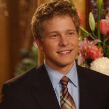 I notice this everytime I watch this season. It's season 2. Louise is  definitely wearing a wig. I wonder why. I assume it's probably because she  was doing something else and maybe