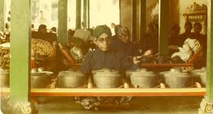 Alat musik ini merupakan jenis alat musik tiup yang dibuat dari bambu dan mengeluarkan bunyi jenis aerofon. Yuk Cari Tahu Serba Serbi Alat Musik Bonang Blibli Friends