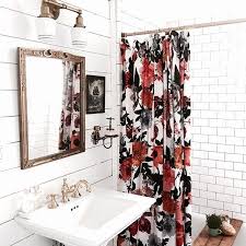 Red And White Floral Shower Curtain Red Cream And Gold Bathroom Color Scheme Modern Home Decor Ideas Home Bathroom Design Bathrooms Remodel