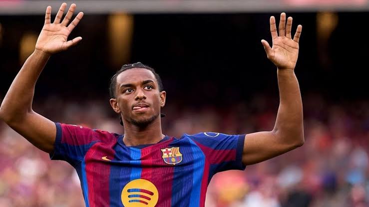 Manchester United Races to Sign Alejandro Balde as Barcelona Benches Rising  Star | Soy Futbol