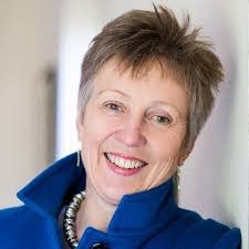 Julie Summers's Instagram, Twitter & Facebook