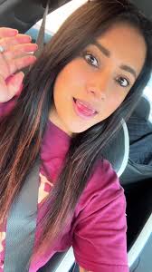 Reyna Saunders's Instagram, Twitter & Facebook