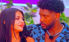 Did Huda's comment about Iris make her feel insecure?