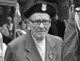 Ktoś powie, że ten mecz nikomu nie jest. Zmarl Legendarny Partyzant Ziemi Swietokrzyskiej Lucjan Krogulec Pseudonim Lutek Echo Dnia Swietokrzyskie