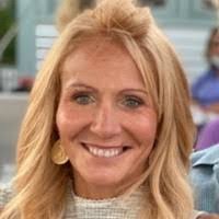 Karen Towler's Instagram, Twitter & Facebook