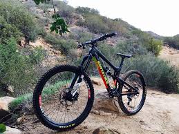 This unmarked bike's carbon frame looks like the love child of the current nomad and a v10, with a split seat tube, and a rocker link that's noticeably longer. 2017 Santa Cruz Nomad Cc Billh622 S Bike Check Vital Mtb